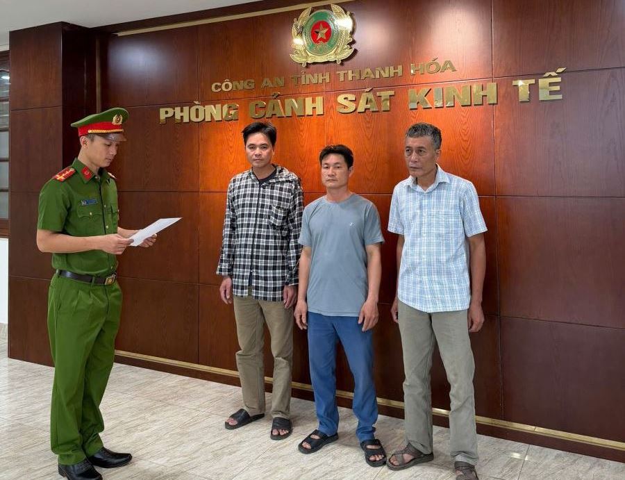 Bán thịt lợn nhiễm dịch tả châu Phi, 3 đối tượng bị khởi tố- Ảnh 1. Bán thịt lợn nhiễm dịch tả châu Phi, 3 đối tượng bị khởi tố- Ảnh 1.