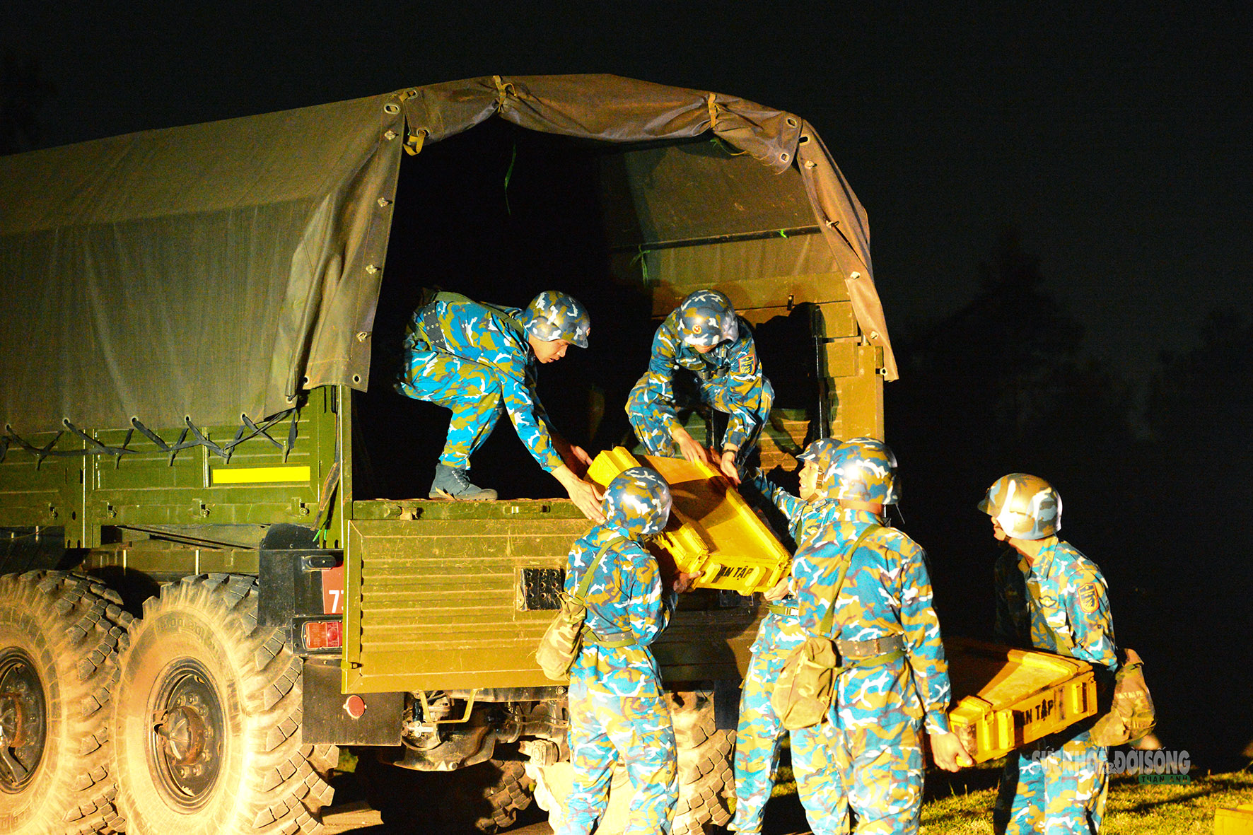 Lá chắn thép canh trời Đông Bắc- Ảnh 2.