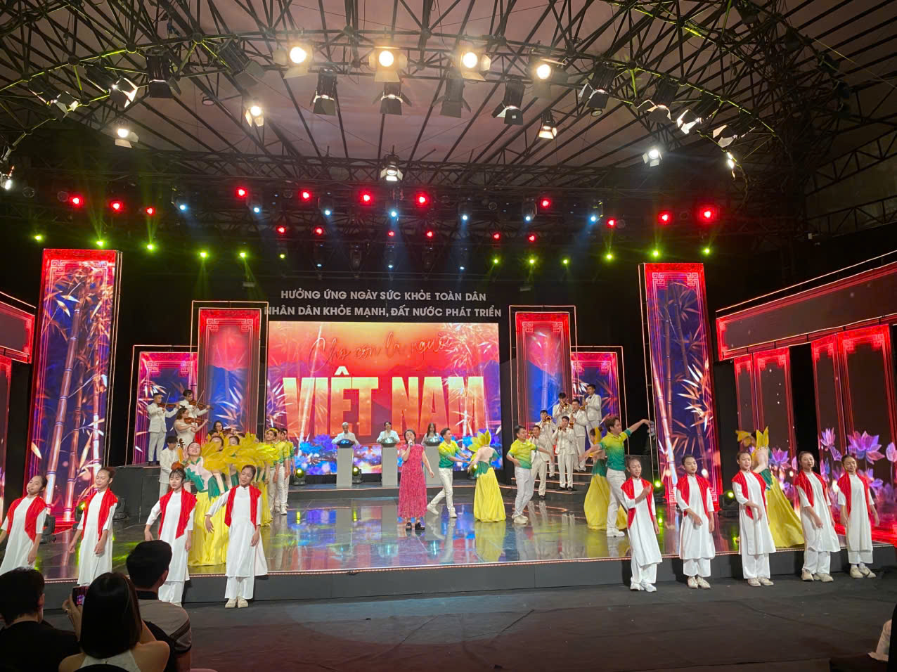Tối 5/4, chương trình chính luận nghệ thuật "Nhân dân khỏe mạnh – Đất nước phát triển" lên sóng- Ảnh 3.