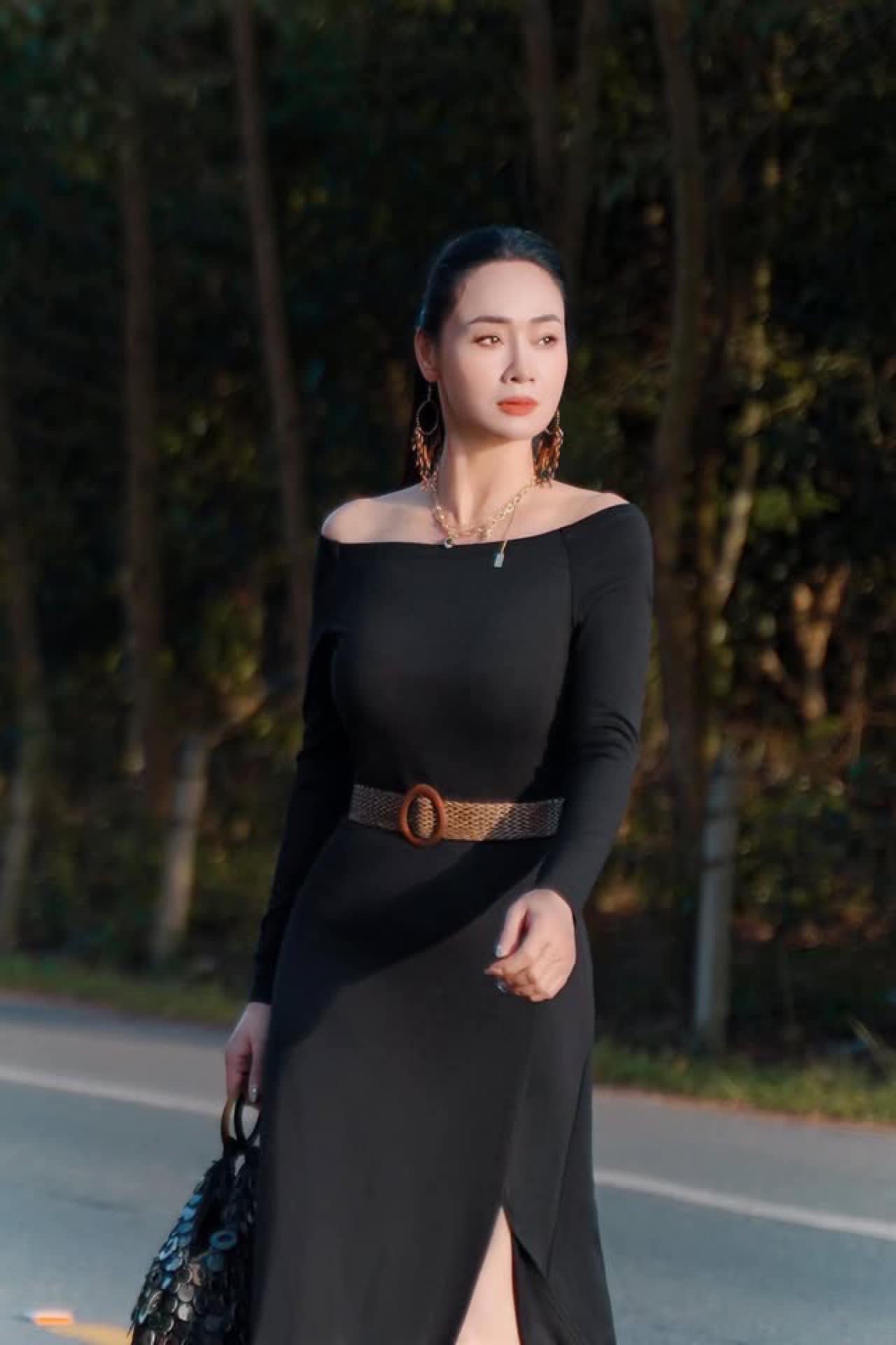 NSƯT Quách Thu Phương: 'Bạo chi' cho sức khỏe, nhan sắc để trẻ đẹp tuổi trung niên- Ảnh 9. NSƯT Quách Thu Phương: 'Bạo chi' cho sức khỏe, nhan sắc để trẻ đẹp tuổi trung niên- Ảnh 9.