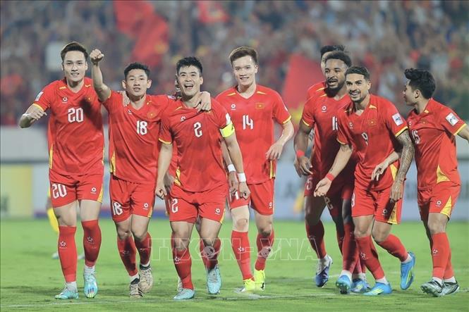 Đội tuyển Việt Nam tăng 9 bậc, đứng vị trí 99 trên bảng xếp hạng FIFA- Ảnh 1. Đội tuyển Việt Nam tăng 9 bậc, đứng vị trí 99 trên bảng xếp hạng FIFA- Ảnh 1.