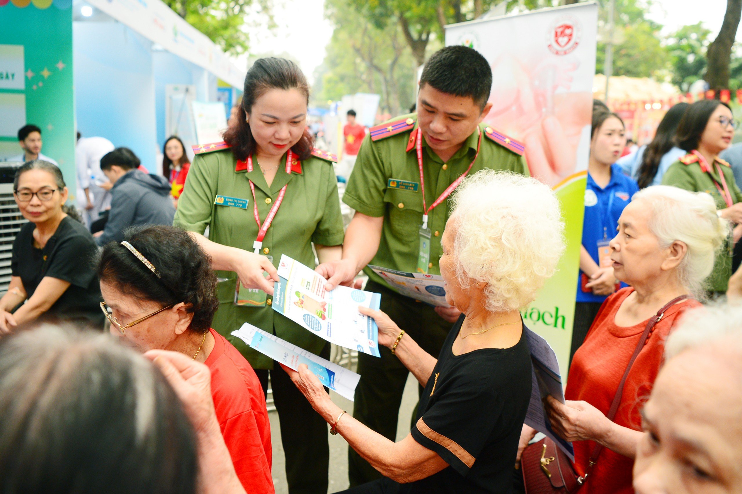 'Mỗi bước chân là một viên thuốc không mất tiền nhưng rất hiệu quả'- Ảnh 5. 'Mỗi bước chân là một viên thuốc không mất tiền nhưng rất hiệu quả'- Ảnh 5.