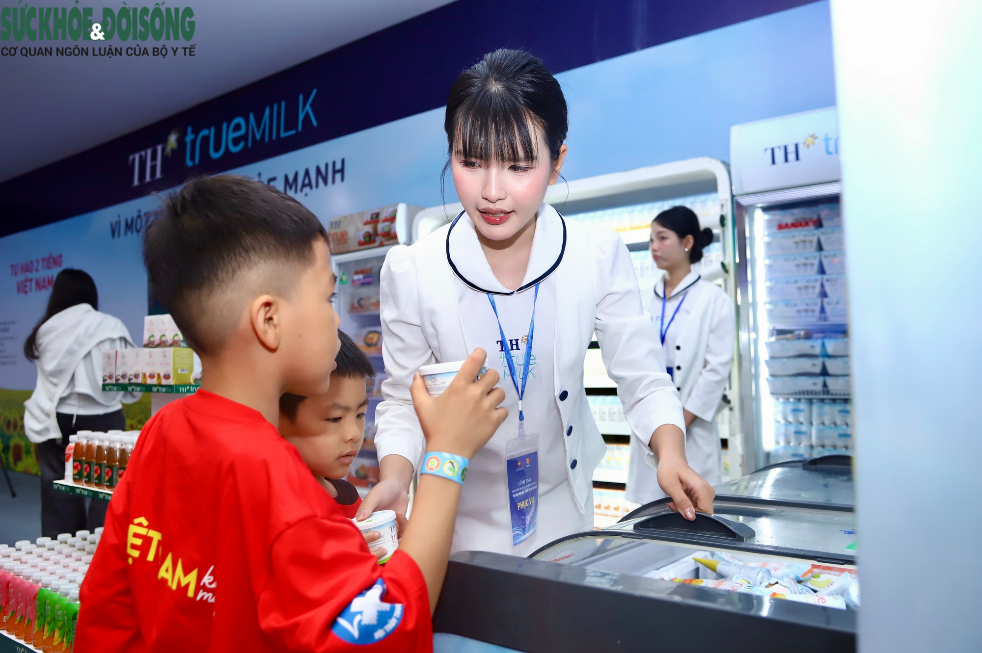 Đông đảo người dân tham gia thăm khám, trải nghiệm tại Ngày Sức khỏe toàn dân 7/4- Ảnh 8. Đông đảo người dân tham gia thăm khám, trải nghiệm tại Ngày Sức khỏe toàn dân 7/4- Ảnh 8.