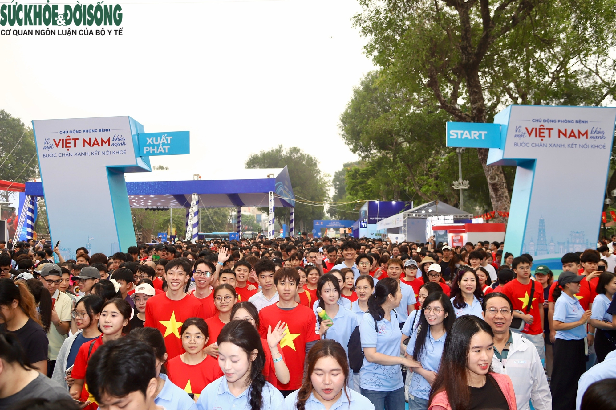 Đông đảo người dân tham gia thăm khám, trải nghiệm tại Ngày Sức khỏe toàn dân 7/4- Ảnh 11. Đông đảo người dân tham gia thăm khám, trải nghiệm tại Ngày Sức khỏe toàn dân 7/4- Ảnh 11.