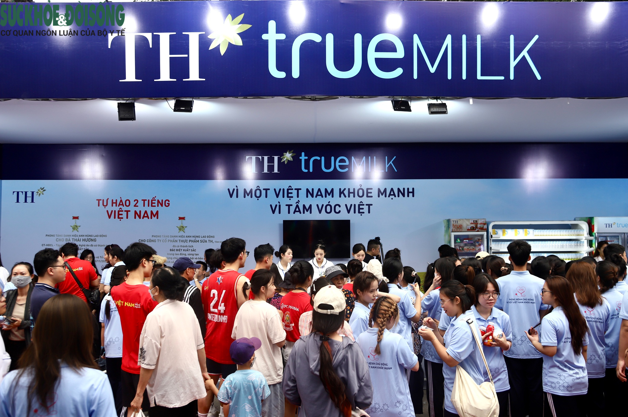 Đông đảo người dân tham gia thăm khám, trải nghiệm tại Ngày Sức khỏe toàn dân 7/4- Ảnh 9. Đông đảo người dân tham gia thăm khám, trải nghiệm tại Ngày Sức khỏe toàn dân 7/4- Ảnh 9.