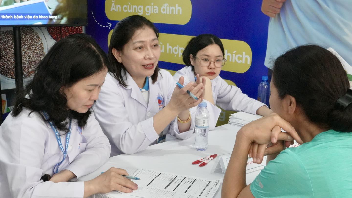 Chuyên gia chỉ rõ 3 trụ cột giúp người dân chủ động phòng bệnh từ sớm, từ xa- Ảnh 2. Chuyên gia chỉ rõ 3 trụ cột giúp người dân chủ động phòng bệnh từ sớm, từ xa- Ảnh 2.