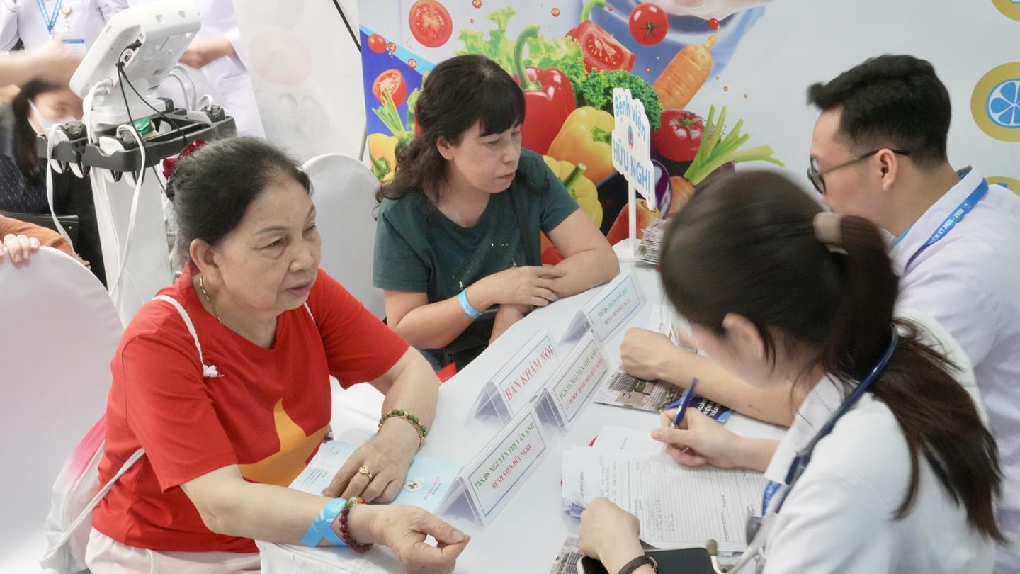 Chuyên gia chỉ rõ 3 trụ cột giúp người dân chủ động phòng bệnh từ sớm, từ xa- Ảnh 3. Chuyên gia chỉ rõ 3 trụ cột giúp người dân chủ động phòng bệnh từ sớm, từ xa- Ảnh 3.