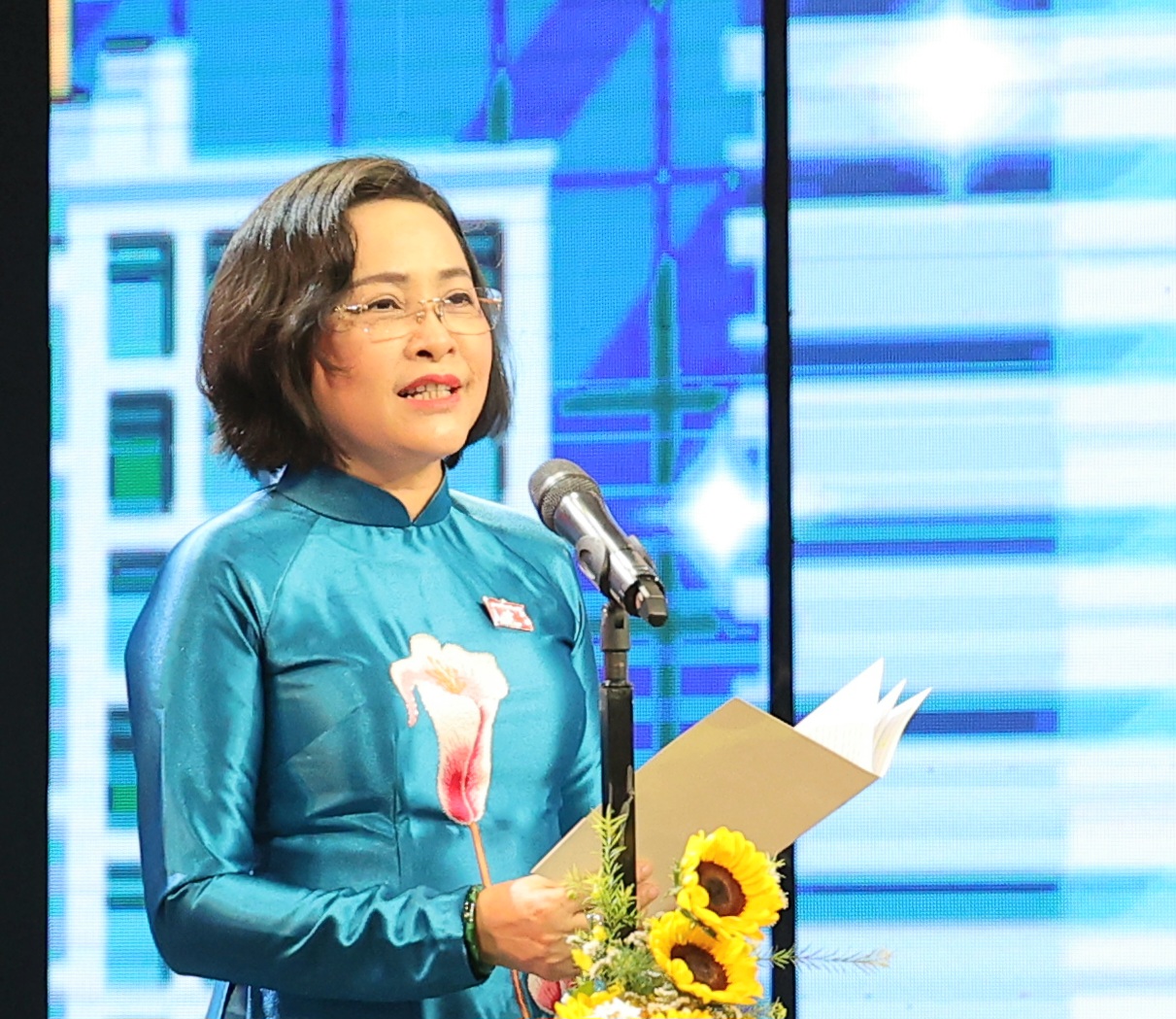 Phó Chủ tịch Quốc hội Nguyễn Thị Thanh: Chủ động chăm sóc sức khỏe, nền tảng cho phát triển bền vững- Ảnh 2.