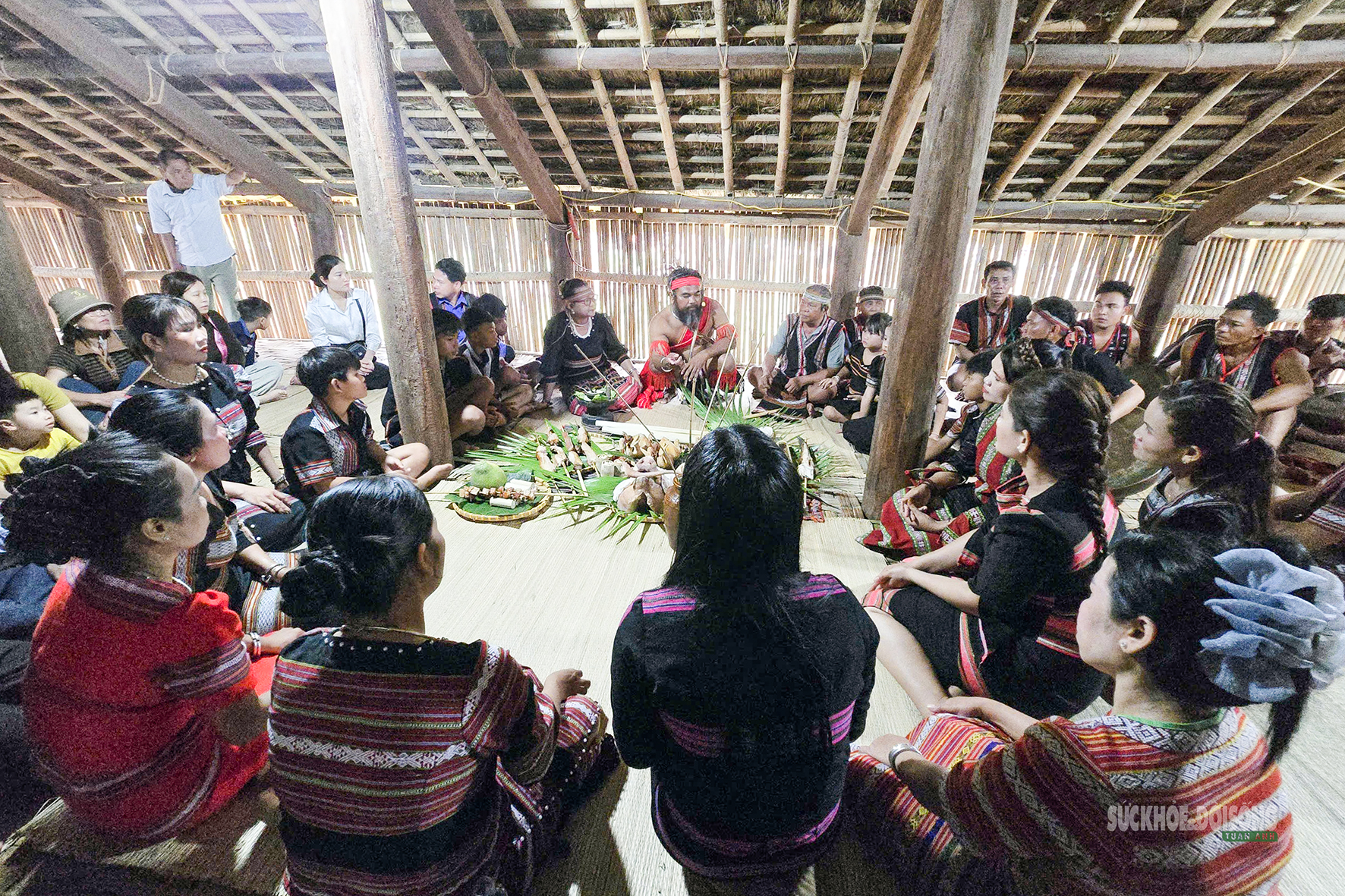 Theo nhịp cồng chiêng vào lễ cầu an của người S'tiêng- Ảnh 8. Theo nhịp cồng chiêng vào lễ cầu an của người S'tiêng- Ảnh 8.