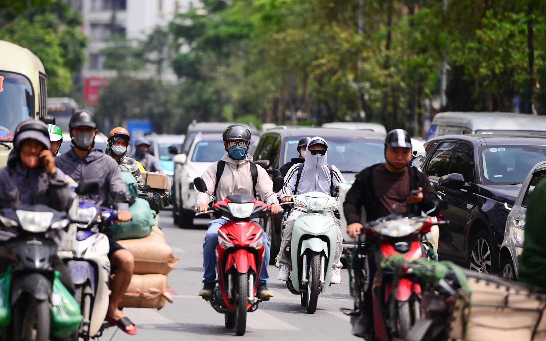 Nắng nóng bao phủ miền Bắc, Hà Nội nhiệt tăng 36 độ- Ảnh 2. Miền Bắc, miền Trung nắng nóng gia tăng bao phủ từ ngày mai