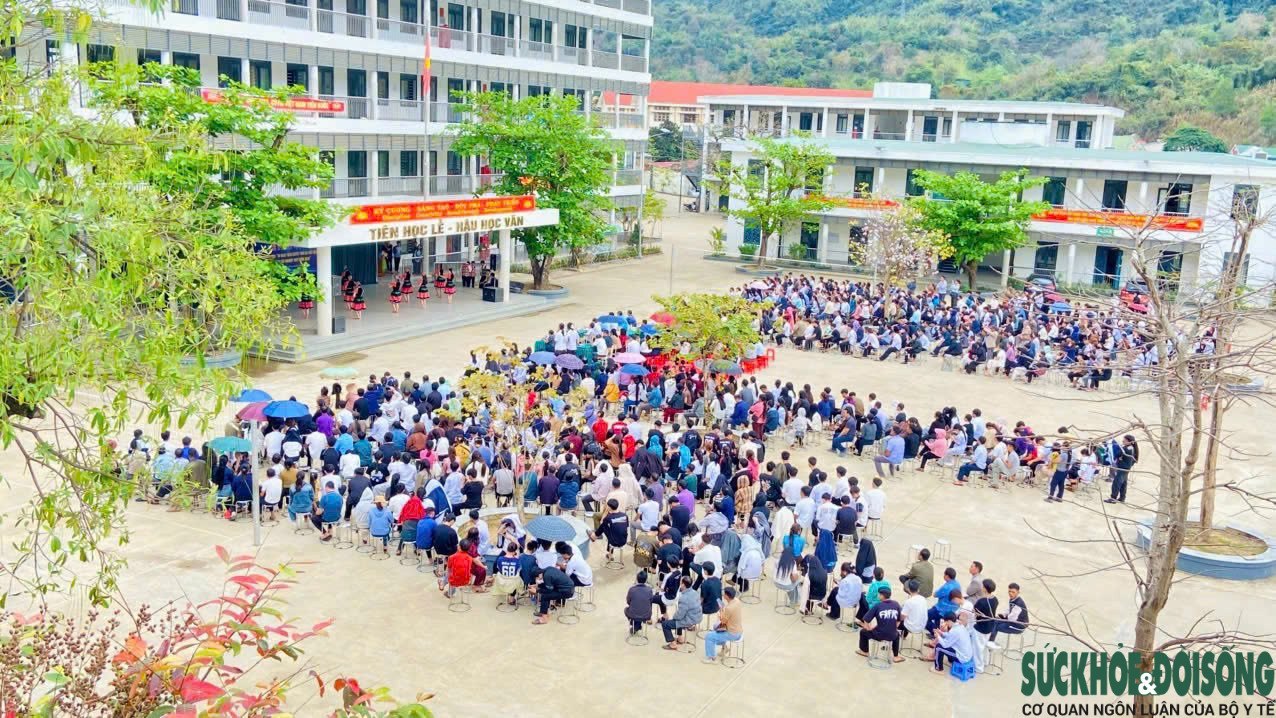 Trường học 'mặc áo' bán trú, vận hành như nội trú- Ảnh 1.