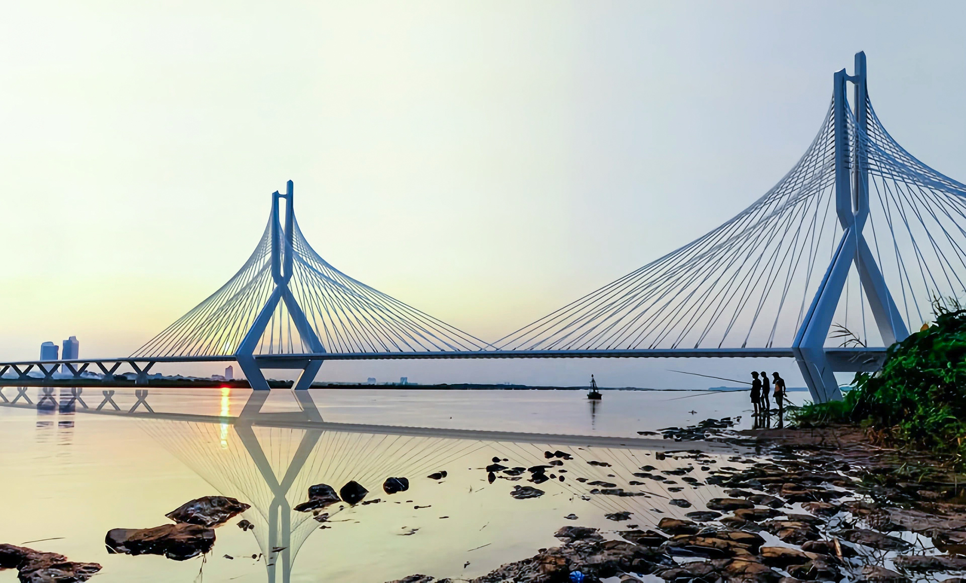 Dưới hố móng trụ tháp cầu Tứ Liên, người thợ lặn giữ nhịp thi công- Ảnh 1.