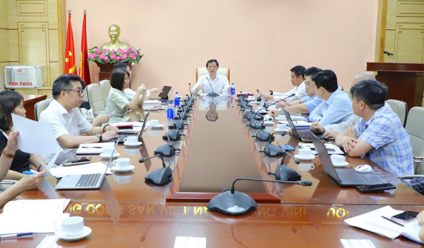 Thúc đẩy tiến độ thực hiện chuyển đổi số y tế, bệnh án điện tử và sổ sức khỏe điện tử