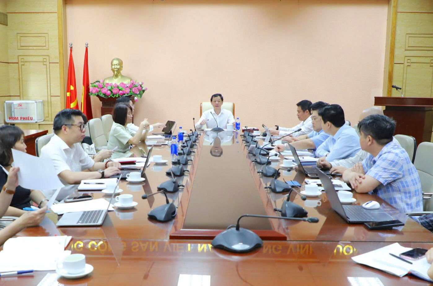 Thúc đẩy tiến độ thực hiện chuyển đổi số y tế, bệnh án điện tử và sổ sức khoẻ điện tử- Ảnh 6. Thúc đẩy tiến độ thực hiện chuyển đổi số y tế, bệnh án điện tử và sổ sức khoẻ điện tử- Ảnh 6.