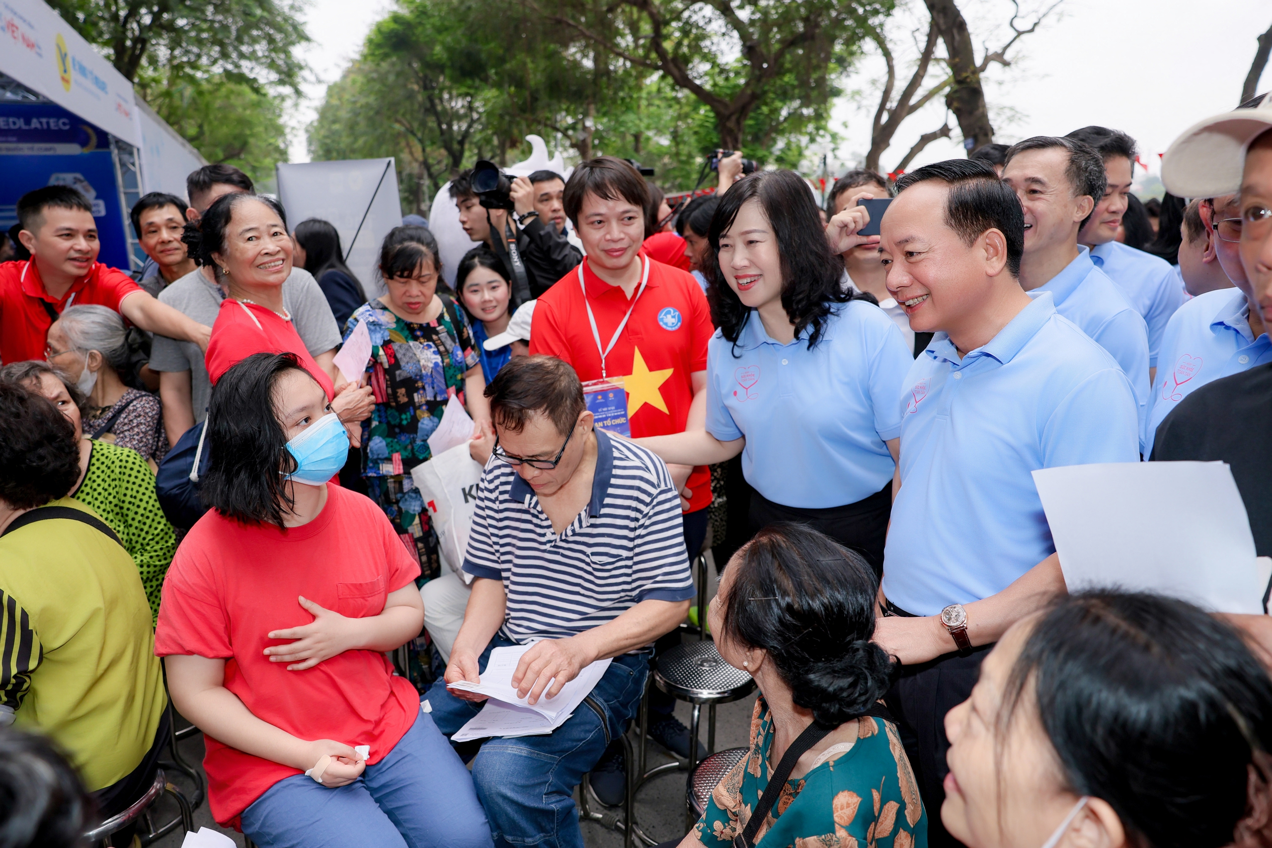 Phát hiện hơn 2.800 trường hợp bất thường qua khám miễn phí nhân Ngày Sức khỏe toàn dân- Ảnh 1. Phát hiện hơn 2.800 trường hợp bất thường qua khám miễn phí nhân Ngày Sức khỏe toàn dân- Ảnh 1.