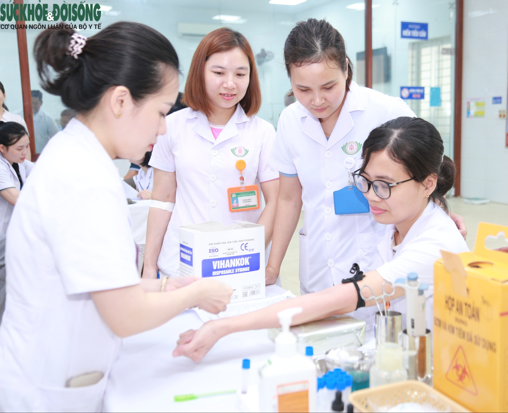 Ngành Y tế Nghệ An hiến máu, giữ nhịp điều trị- Ảnh 1. Ngành Y tế Nghệ An hiến máu, giữ nhịp điều trị- Ảnh 1.