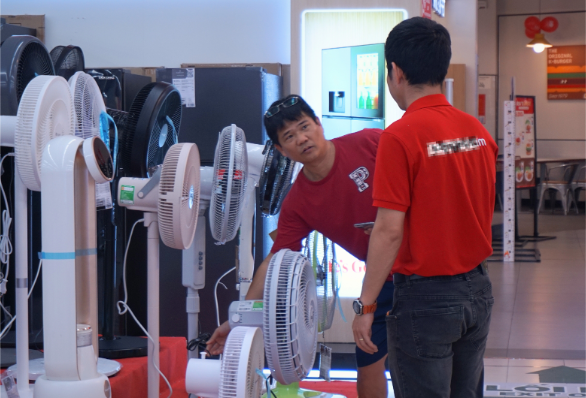 Điện lạnh vào mùa: Sức mua 'tăng nhiệt' trước đợt nắng nóng cao điểm- Ảnh 1.