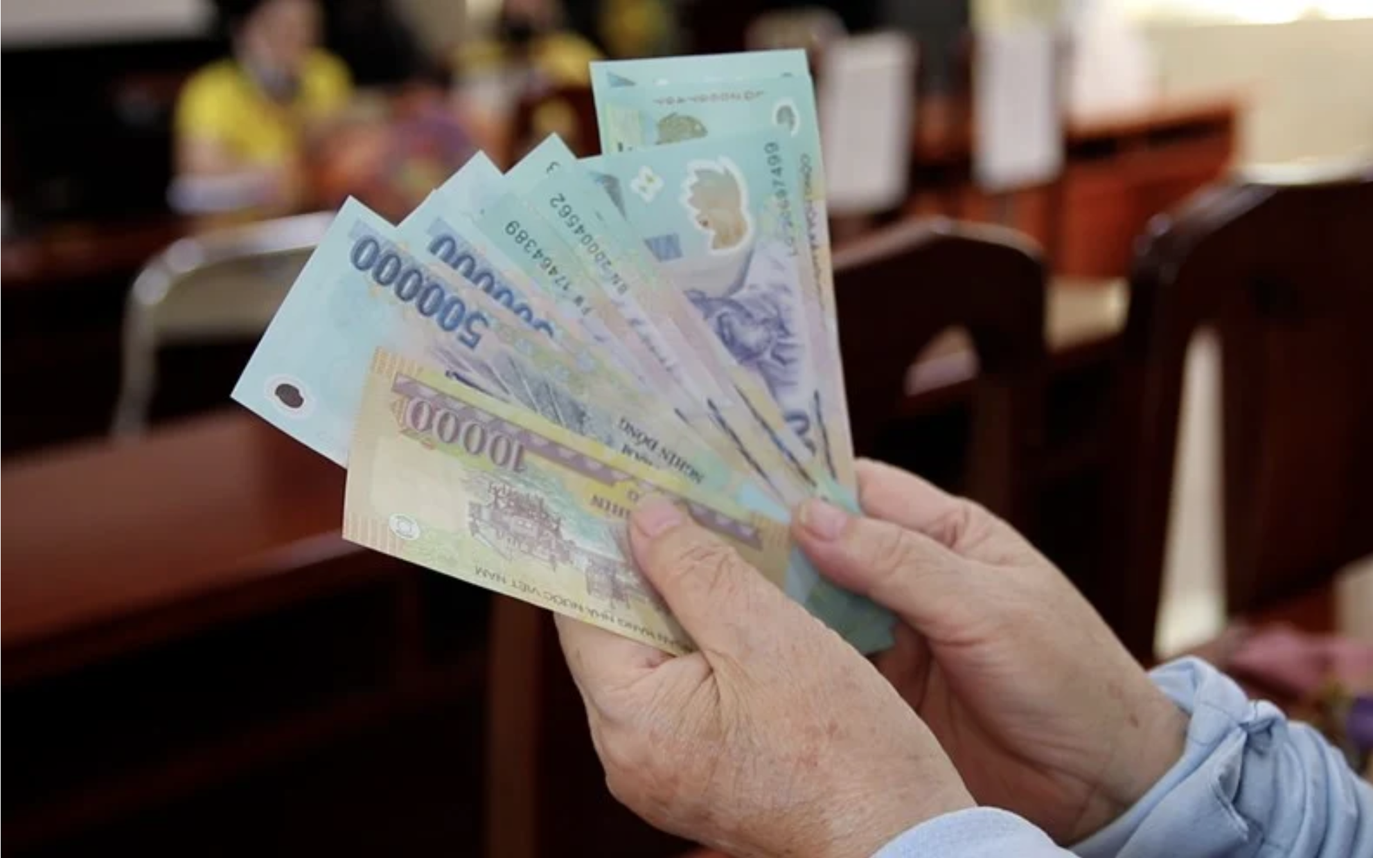 Từ 1/7 chín nhóm hưởng lương, phụ cấp mức cơ sở mới 2,53 triệu đồng/tháng- Ảnh 2. Phụ cấp của Bí thư Chi bộ thôn tăng bao nhiêu khi lương cơ sở tăng?