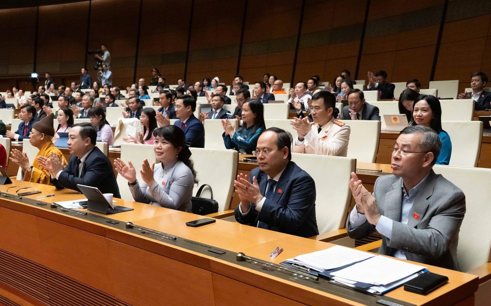 Chính phủ nhiệm kỳ 2026-2031 có 6 Phó Thủ tướng- Ảnh 3. Sáng nay, Quốc hội phê chuẩn bổ nhiệm các Phó Thủ tướng, Bộ trưởng, thành viên Chính phủ