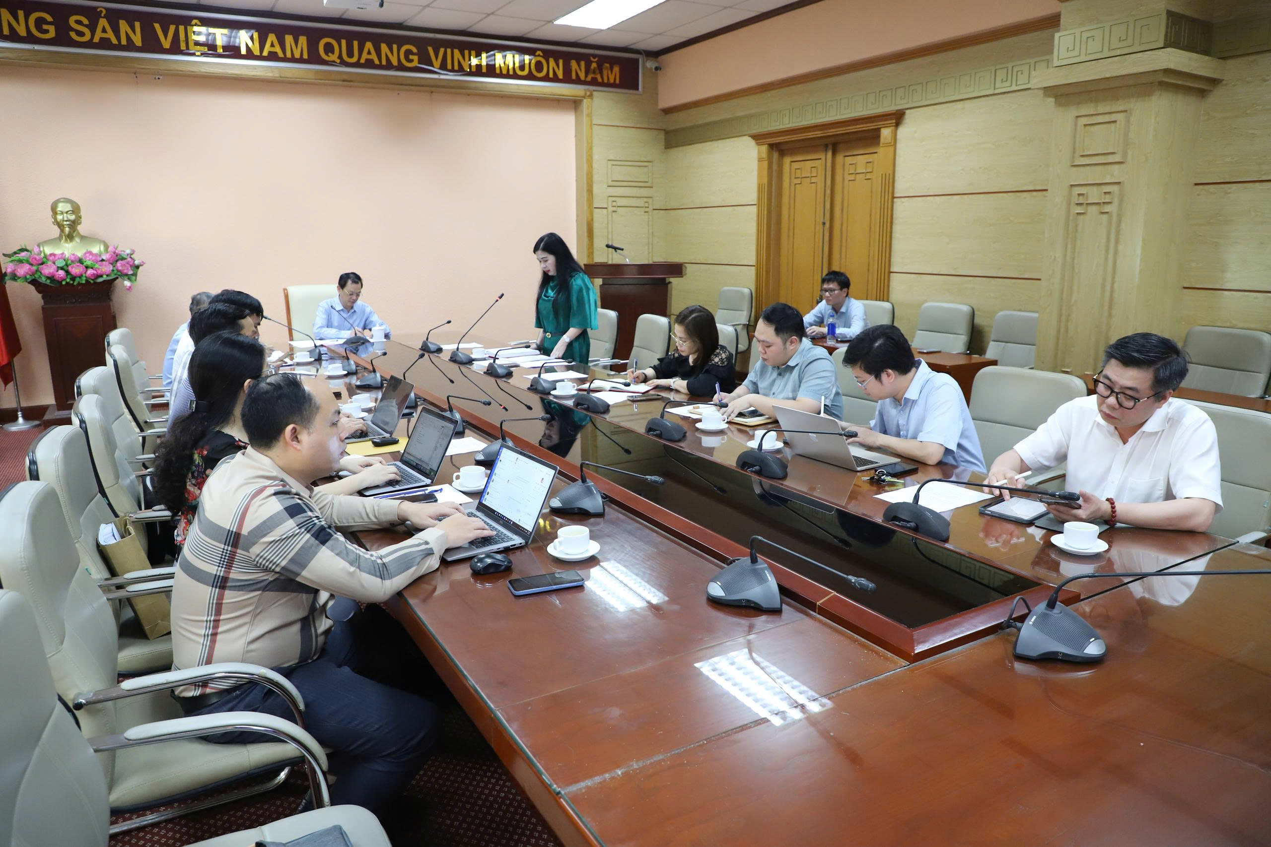 Khảo sát thực tế làm căn cứ khoa học hoàn thiện Dự thảo Đề án đảm bảo nhân lực Trạm Y tế xã đến năm 2030- Ảnh 7. Khảo sát thực tế làm căn cứ khoa học hoàn thiện Dự thảo Đề án đảm bảo nhân lực Trạm Y tế xã đến năm 2030- Ảnh 7.