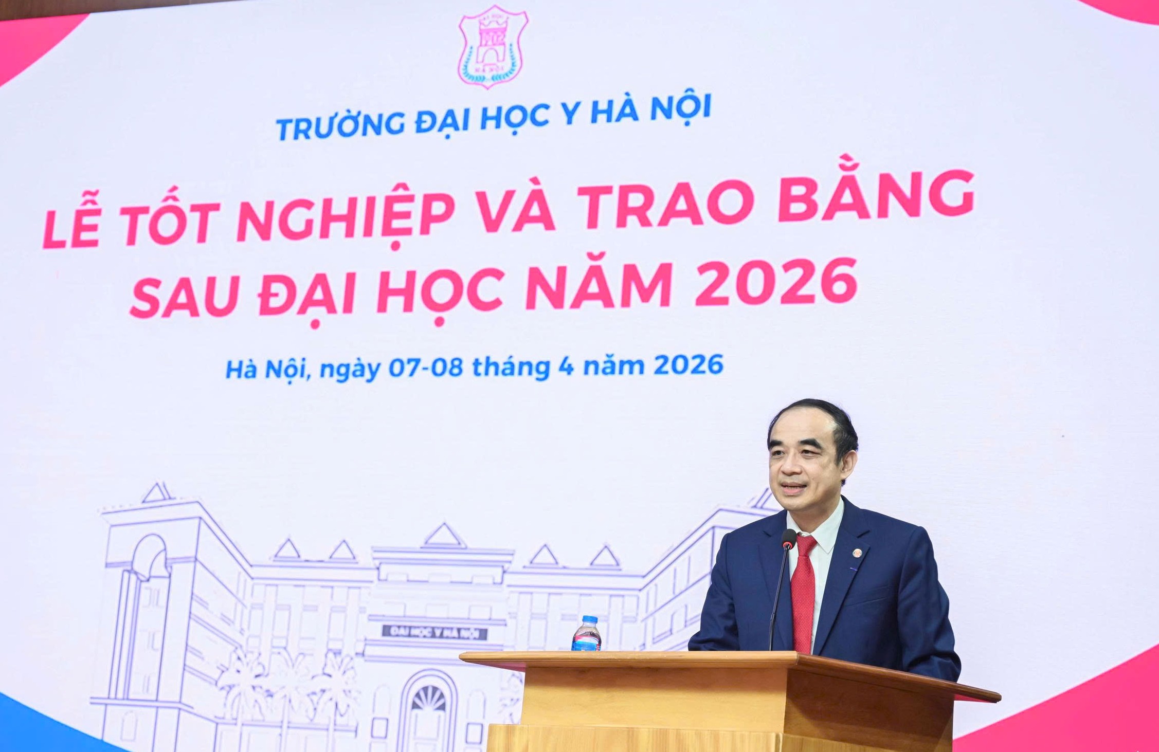 Trường Đại học Y Hà Nội ‘tiếp lửa’ cho hơn 1.200 chuyên gia y tế chất lượng cao- Ảnh 1.