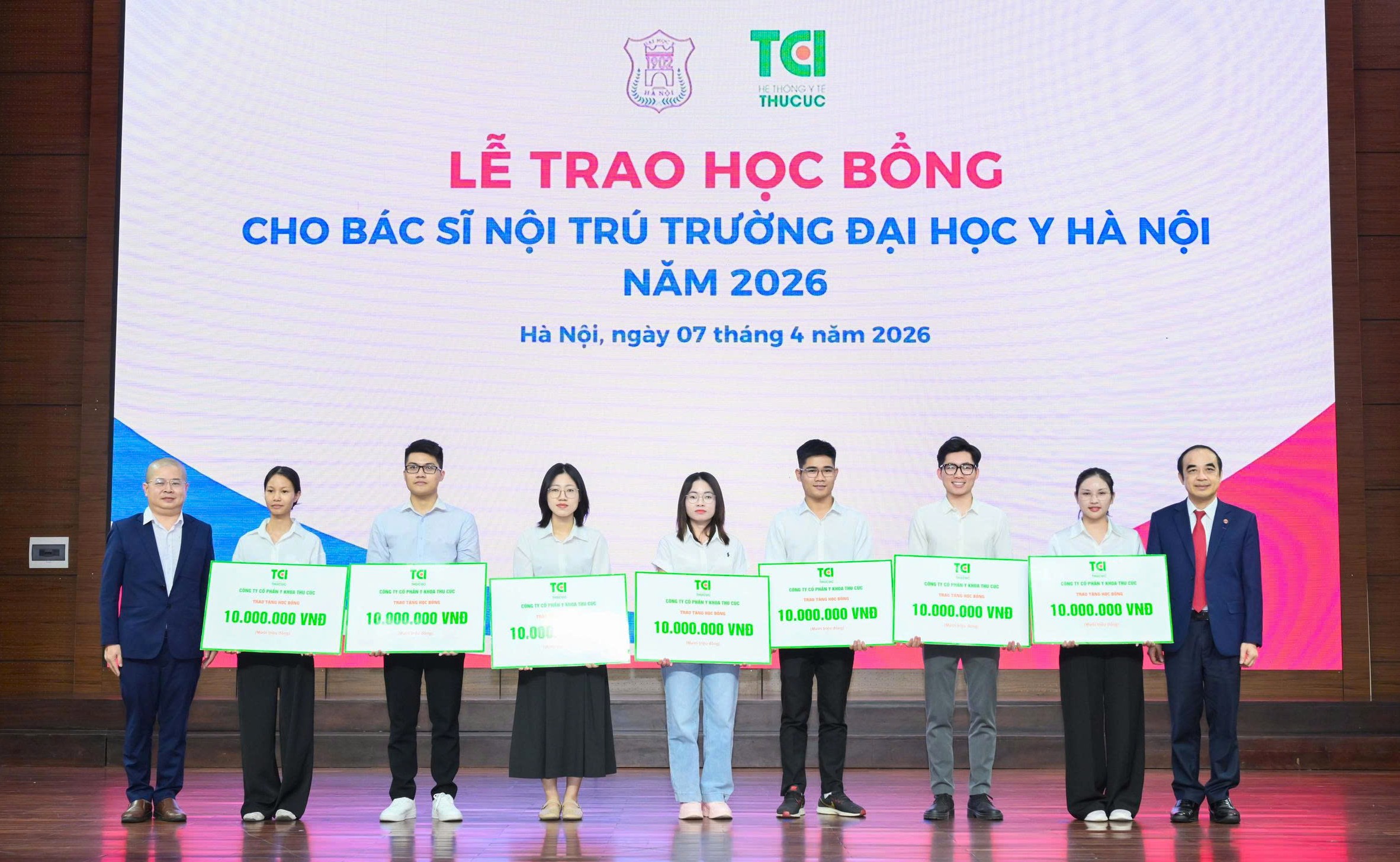 Trường Đại học Y Hà Nội ‘tiếp lửa’ cho hơn 1.200 chuyên gia y tế chất lượng cao- Ảnh 6.