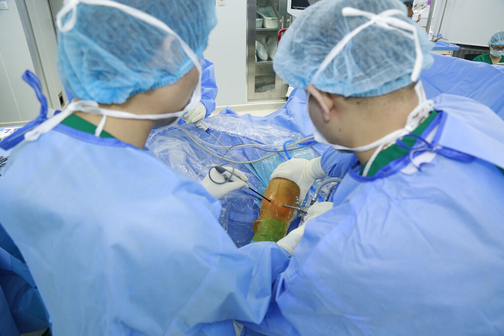 Dùng mẹo dân gian chữa gout, người đàn ông đối mặt nguy cơ tàn phế- Ảnh 1.