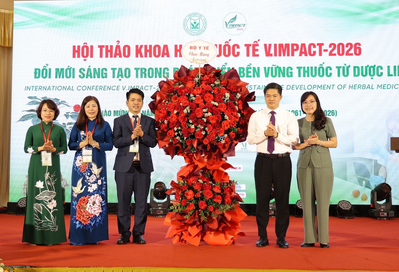 Đổi mới sáng tạo để đưa 'kho báu' dược liệu thành trụ cột trong chăm sóc sức khỏe, phát triển kinh tế- Ảnh 3.