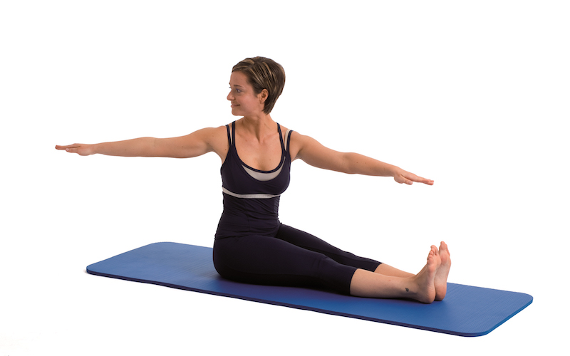 3 bài tập pilates giúp thư giãn cột sống, giảm đau lưng- Ảnh 3.