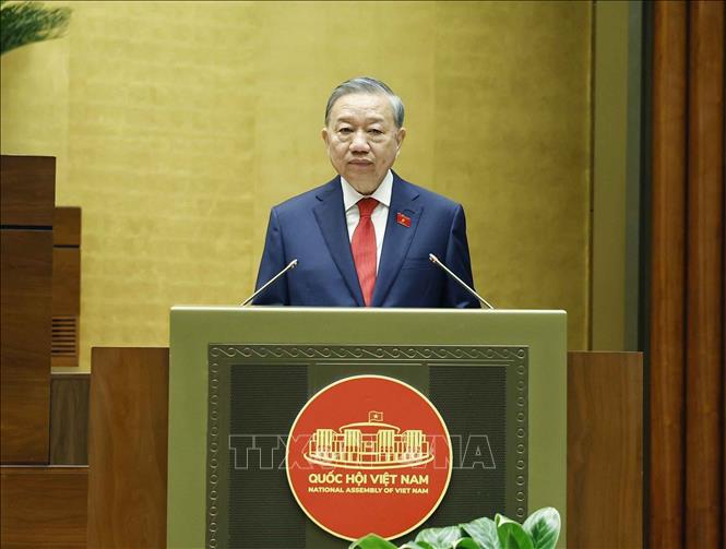 Truyền thông Nam Mỹ: Điều chỉnh cơ cấu lãnh đạo Việt Nam phục vụ phát triển đất nước- Ảnh 1. Truyền thông Nam Mỹ: Điều chỉnh cơ cấu lãnh đạo Việt Nam phục vụ phát triển đất nước- Ảnh 1.