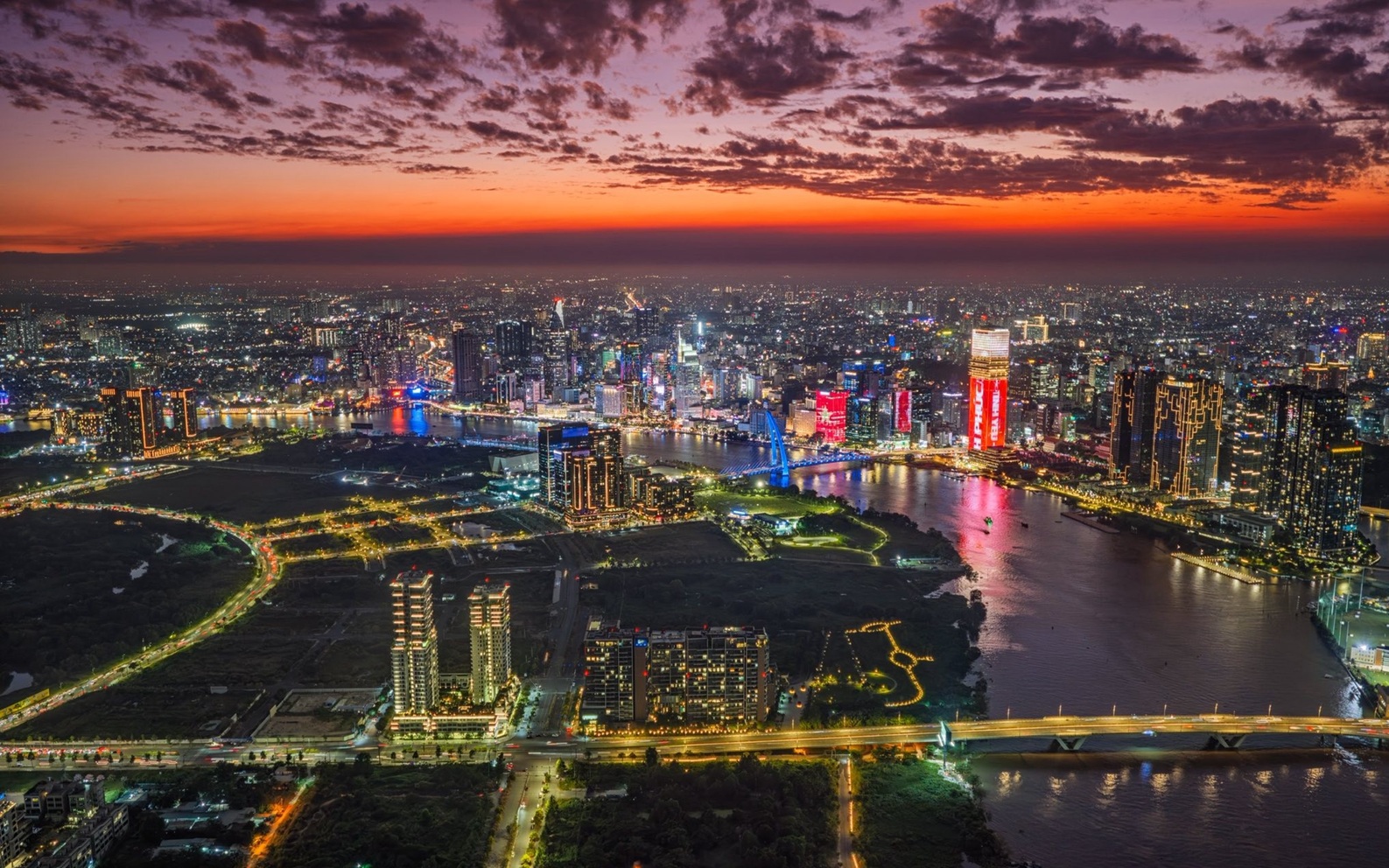 TPHCM vào cao điểm nắng nóng, ngành điện ứng phó thế nào?