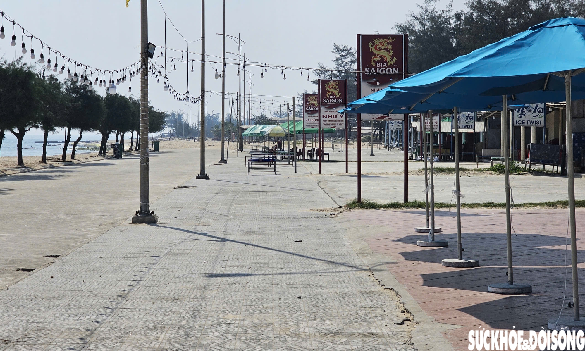 Oằn mình vượt qua nhiều đợt mưa bão, bãi biển nổi tiếng ở Huế vào mùa đón khách- Ảnh 12.