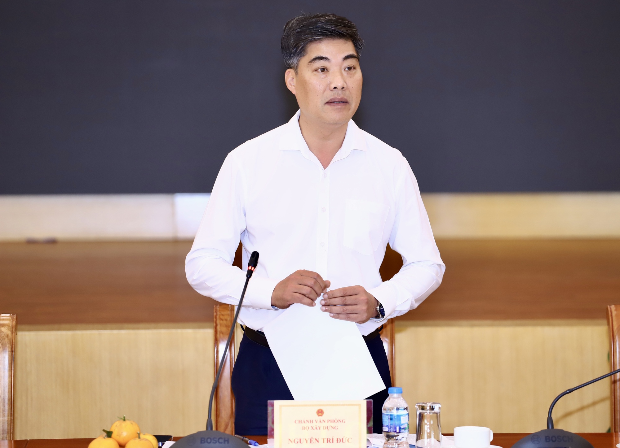 Kết luận họp báo, đại diện lãnh đạo Bộ Xây dựng yêu cầu các đơn vị tập trung thúc đẩy tiến độ nhà ở xã hội, hoàn thiện cơ chế quản lý thị trường bất động sản và bảo đảm ổn định hoạt động vận tải trong thời gian tới.