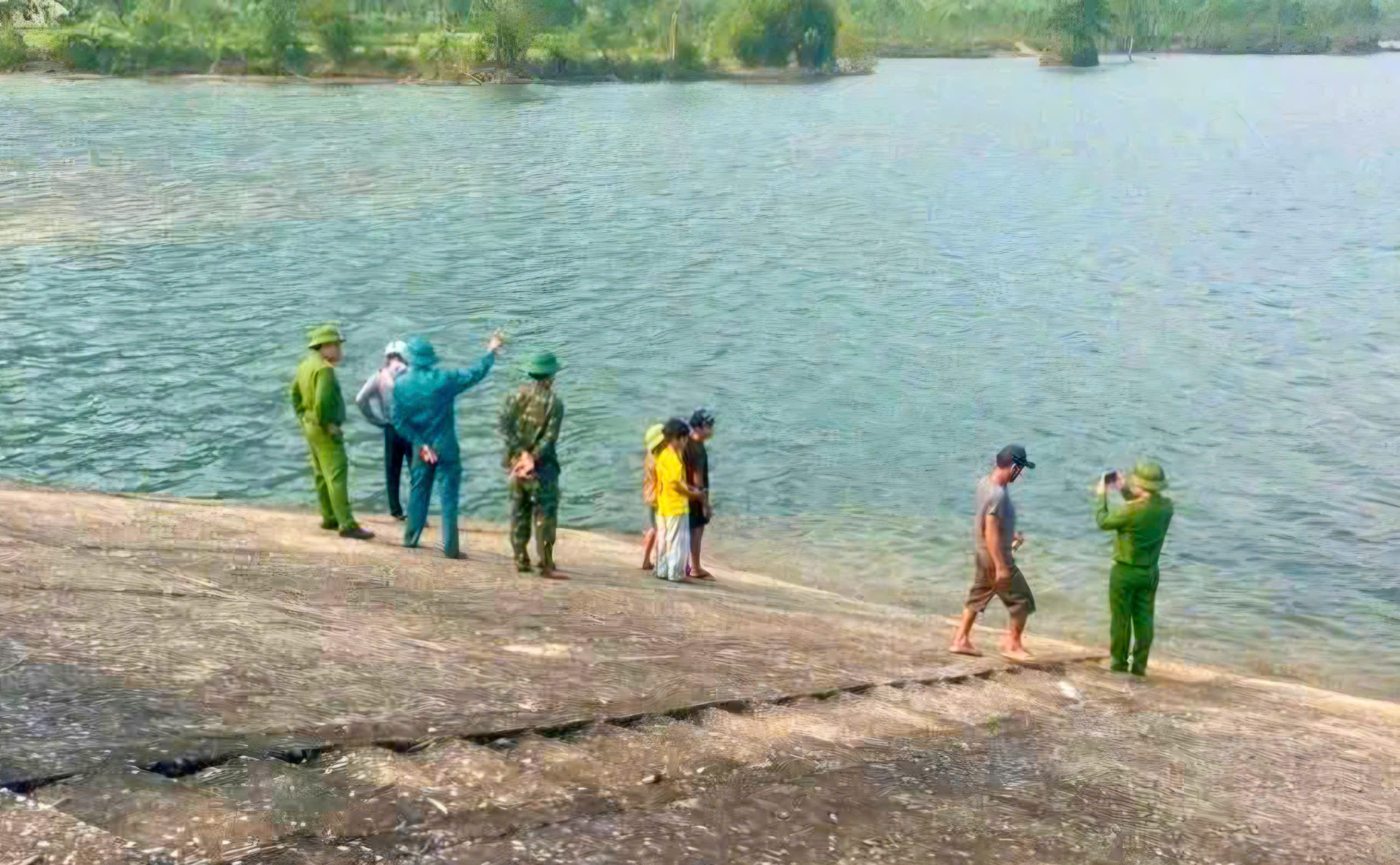 Liên tiếp đuối nước đầu mùa nắng nóng: Làm gì để ngăn những vụ việc thương tâm?- Ảnh 1.