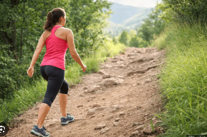 Đi bộ dốc hay chạy bộ tốt hơn cho sức khỏe và thể lực?- Ảnh 1. 2