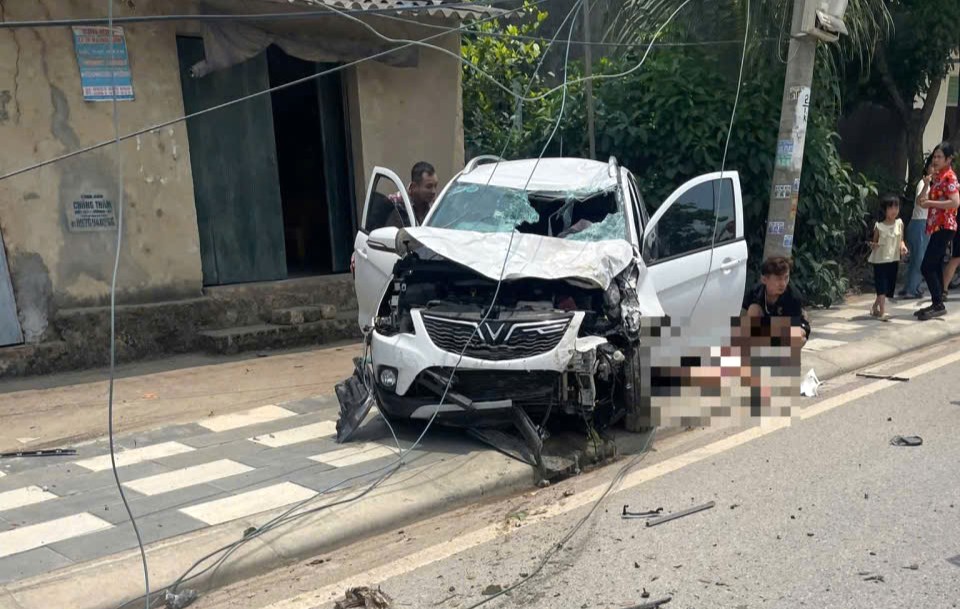 Ô tô tông xe máy, hai vợ chồng thương vong- Ảnh 2.