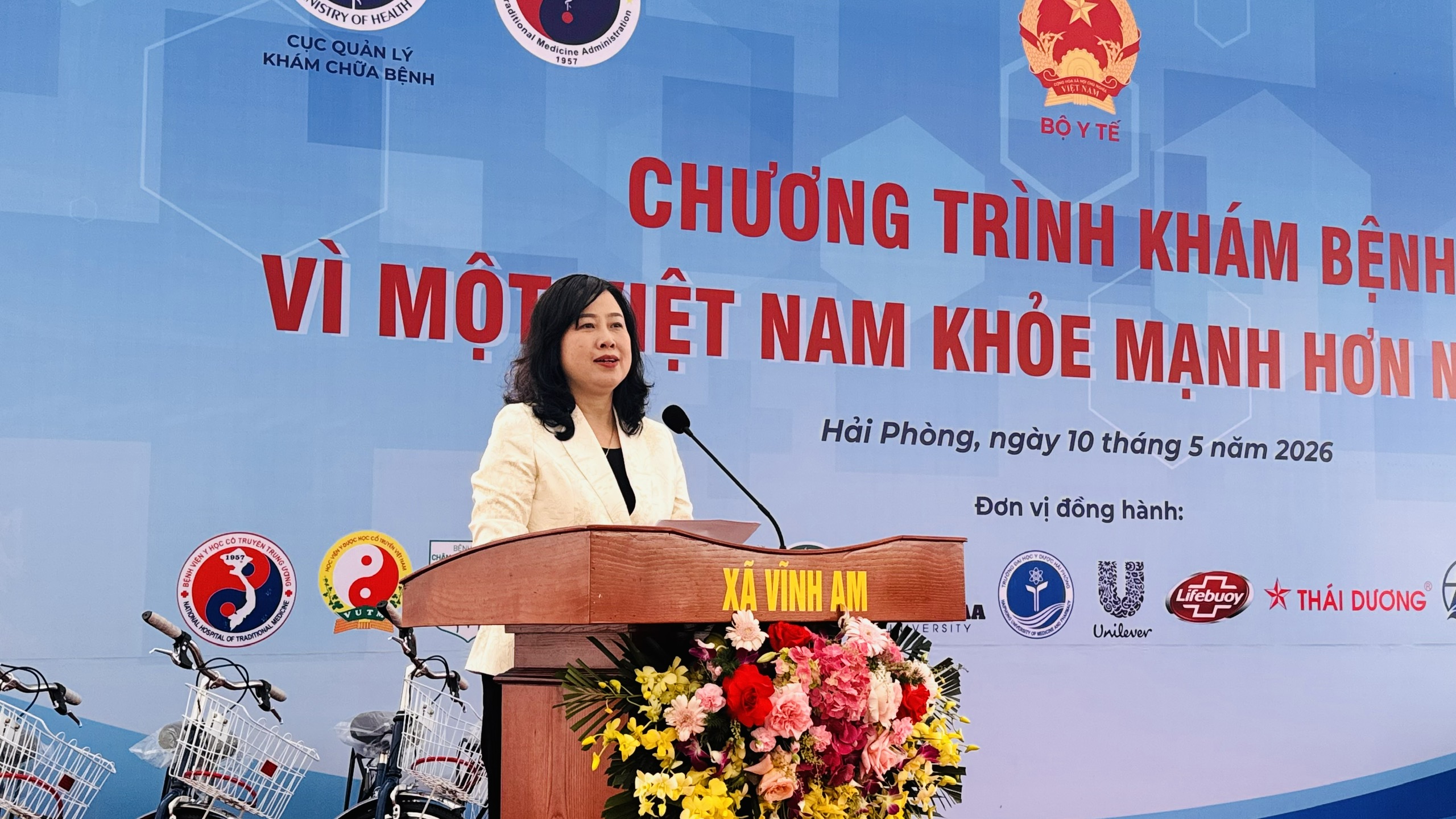 Bộ trưởng Đào Hồng Lan dự chương trình khám bệnh miễn phí 'Vì một Việt Nam khỏe mạnh hơn 2026' tại Hải Phòng- Ảnh 2. Bộ trưởng Đào Hồng Lan dự chương trình khám bệnh miễn phí 'Vì một Việt Nam khỏe mạnh hơn 2026' tại Hải Phòng- Ảnh 2.