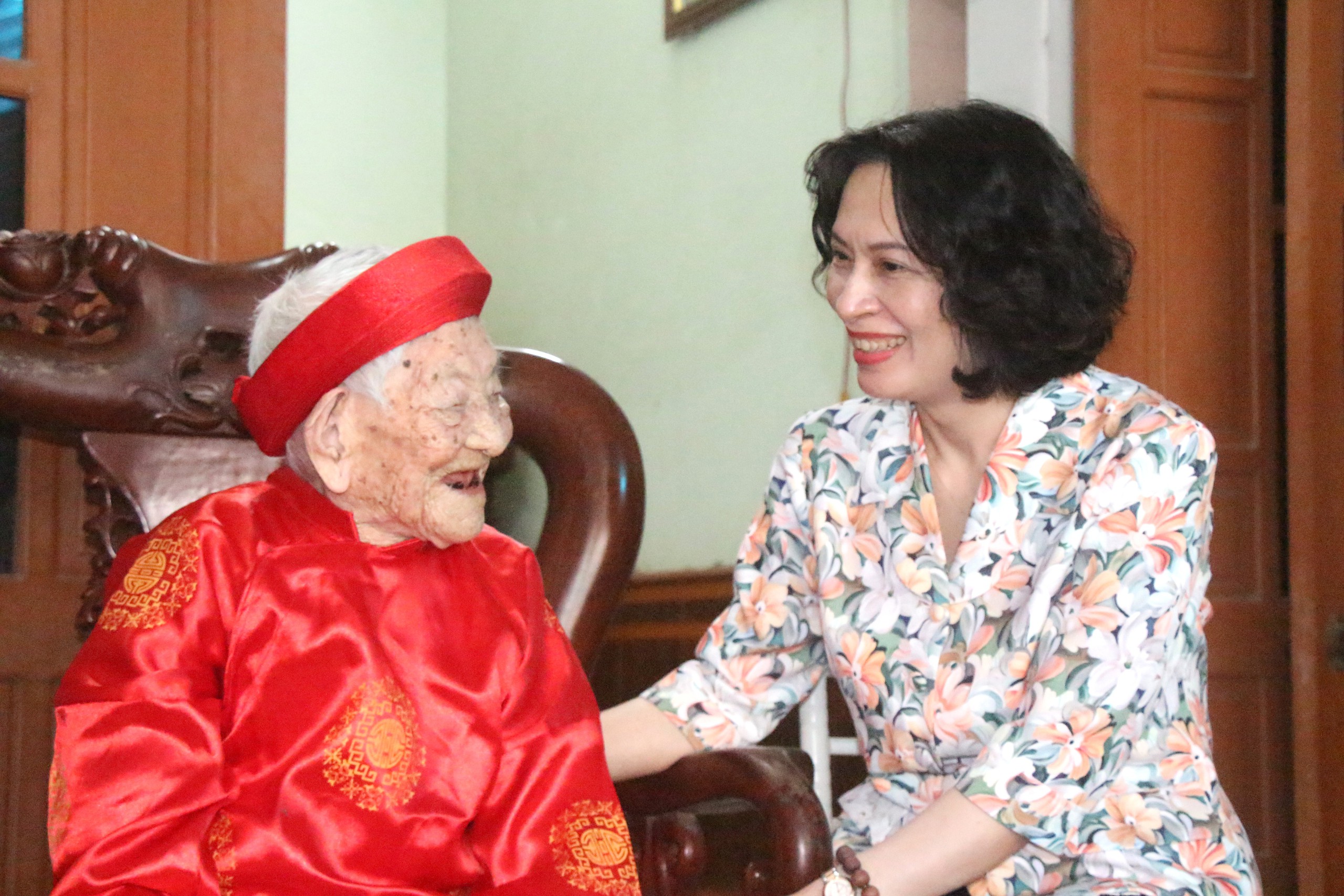 Bộ trưởng Đào Hồng Lan dự chương trình khám bệnh miễn phí 'Vì một Việt Nam khỏe mạnh hơn 2026' tại Hải Phòng- Ảnh 6. Bộ trưởng Đào Hồng Lan dự chương trình khám bệnh miễn phí 'Vì một Việt Nam khỏe mạnh hơn 2026' tại Hải Phòng- Ảnh 6.