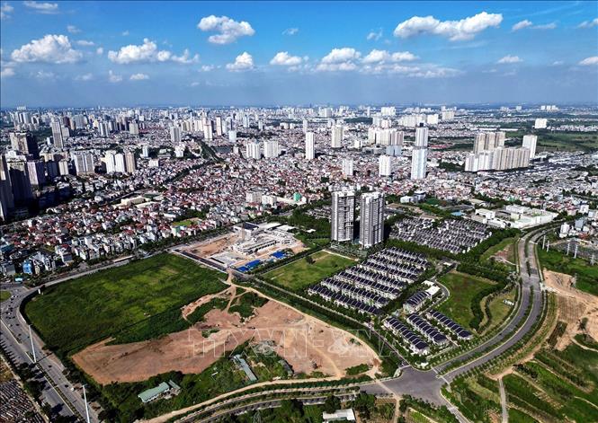 Bất động sản giảm giao dịch bởi áp lực giá và lãi vay- Ảnh 1.