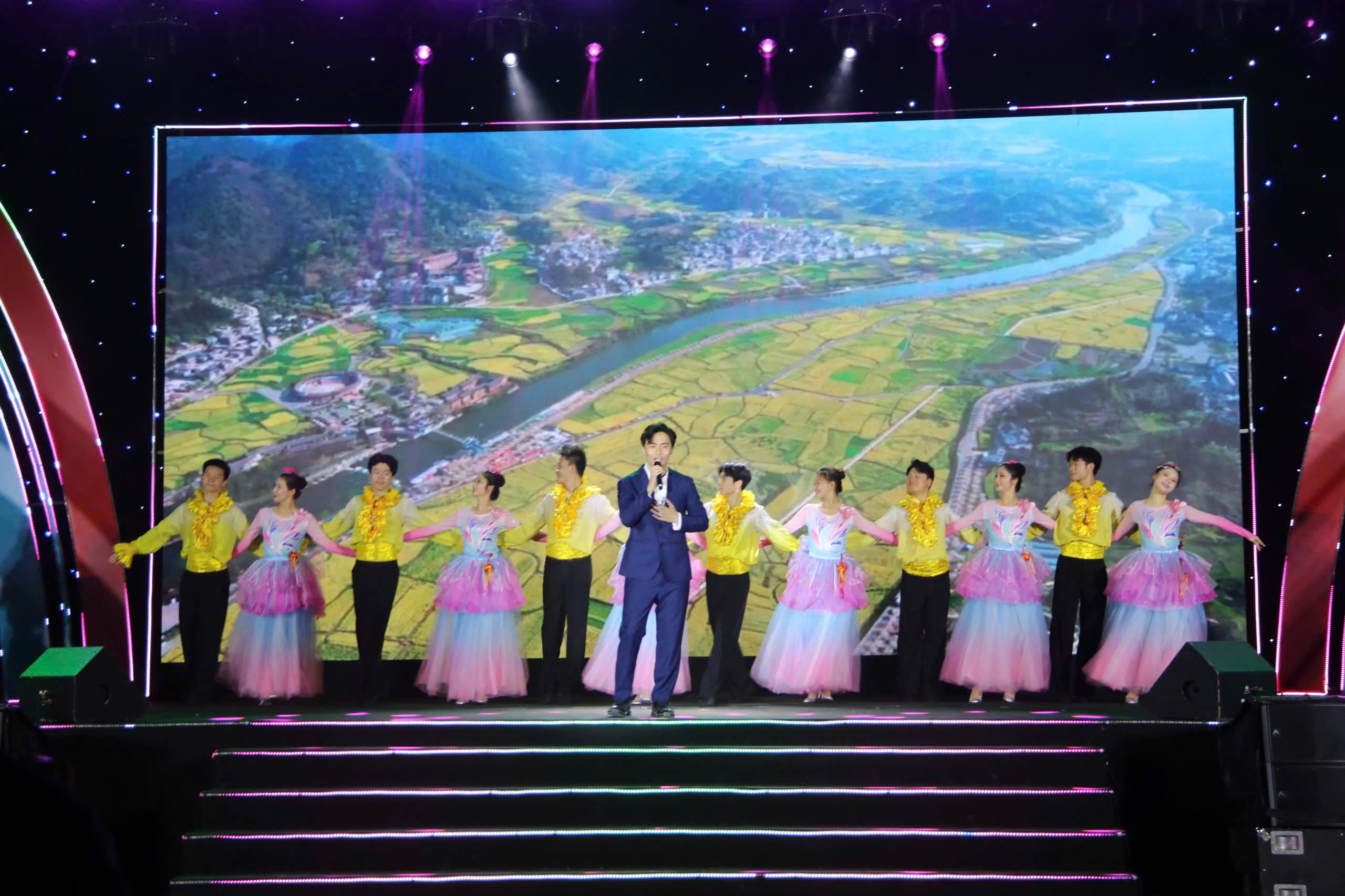 Hải Phòng khánh thành dự án vườn hoa hồ Hạnh phúc- Ảnh 4. Hải Phòng khánh thành dự án vườn hoa hồ Hạnh phúc- Ảnh 4.