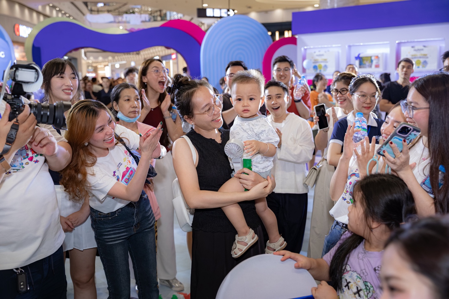 'Ngày hội thôi nôi' quy tụ hàng trăm gia đình, hướng tới xác lập kỷ lục Việt Nam- Ảnh 1.