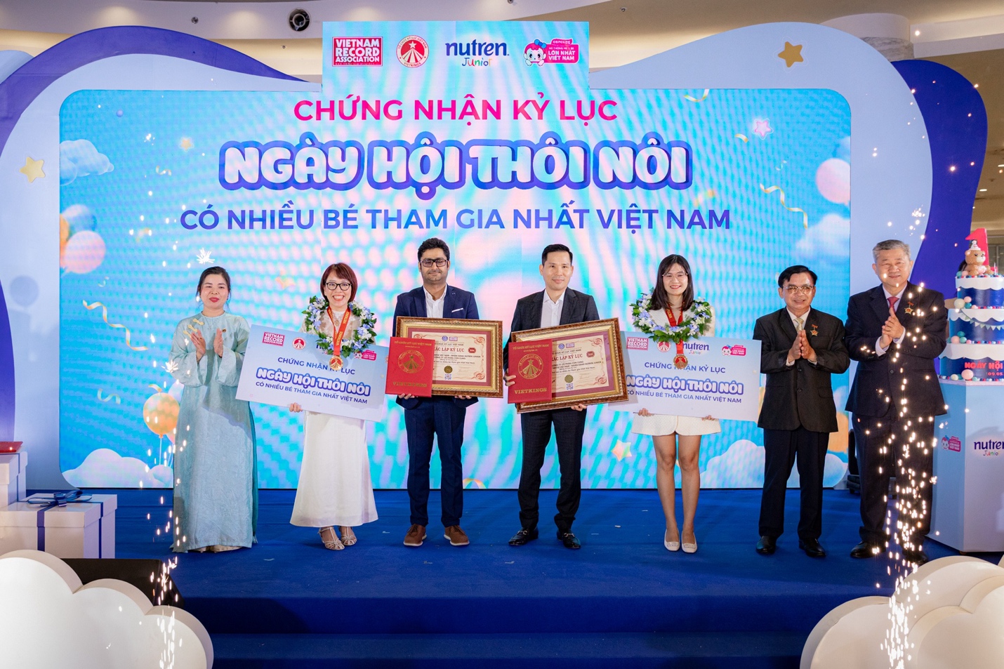 'Ngày hội thôi nôi' quy tụ hàng trăm gia đình, hướng tới xác lập kỷ lục Việt Nam- Ảnh 3.