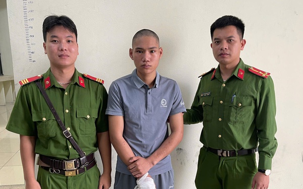 Thanh niên say rượu, cầm dao dọa chém người đi đường