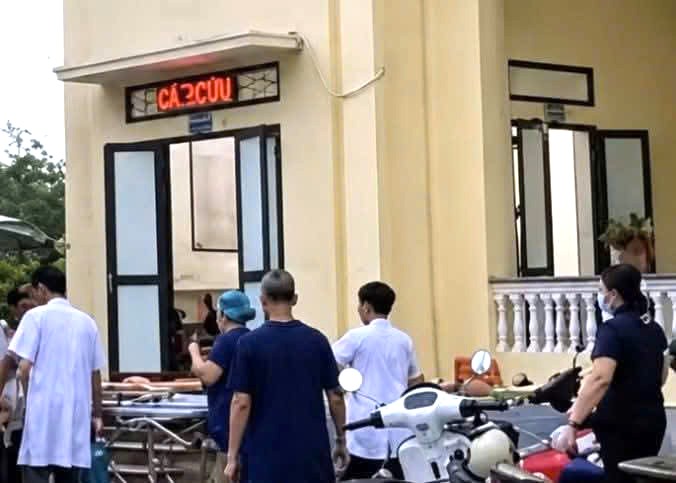 Thông tin chính thức vụ anh họ cầm dao truy sát 3 người trong gia đình và hàng xóm- Ảnh 1. Thông tin chính thức vụ anh họ cầm dao truy sát 3 người trong gia đình và hàng xóm- Ảnh 1.