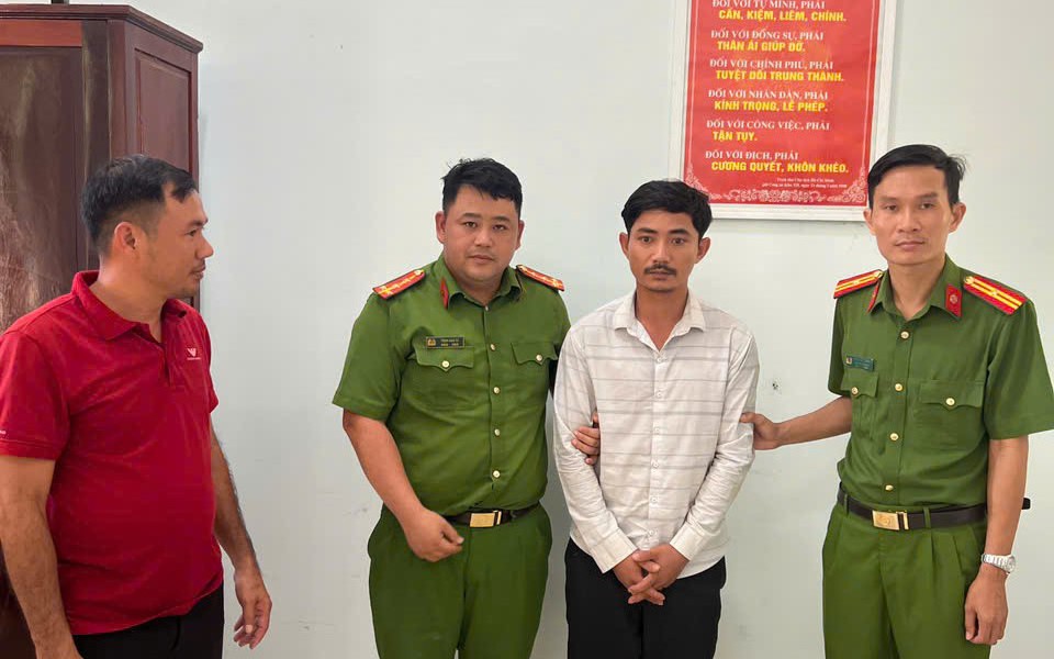 Bắt nhóm tài xế taxi dùng thiết bị 'phá sóng' qua mặt hệ thống, chiếm đoạt tiền- Ảnh 3.