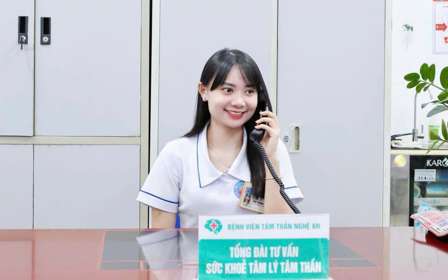 'Điên mùa hoa mướp', vì sao nắng nóng khiến bệnh tâm thần dễ tái phát?- Ảnh 3. Hotline tư vấn tâm lý, tâm thần được chia sẻ mà không lo bị phán xét