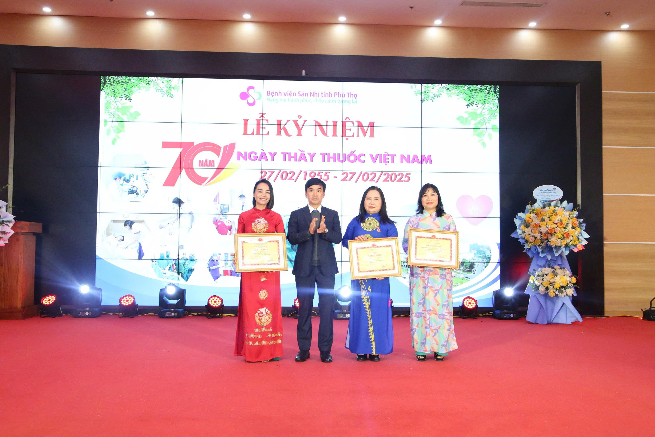 Nữ điều dưỡng Sản Nhi: 'Sau mỗi mũi tiêm, ca trực là trách nhiệm với tính mạng con người'- Ảnh 4.