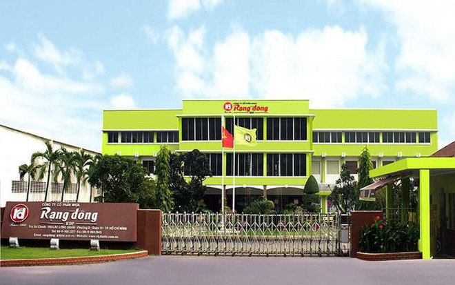 rạng đông holding.jpg