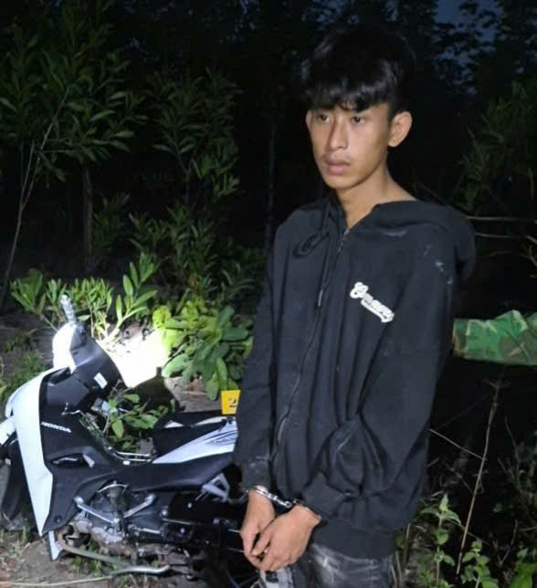 Ngăn chặn đối tượng mang xe trộm cắp qua Campuchia tiêu thụ- Ảnh 1. Ngăn chặn đối tượng mang xe trộm cắp qua Campuchia tiêu thụ- Ảnh 1.
