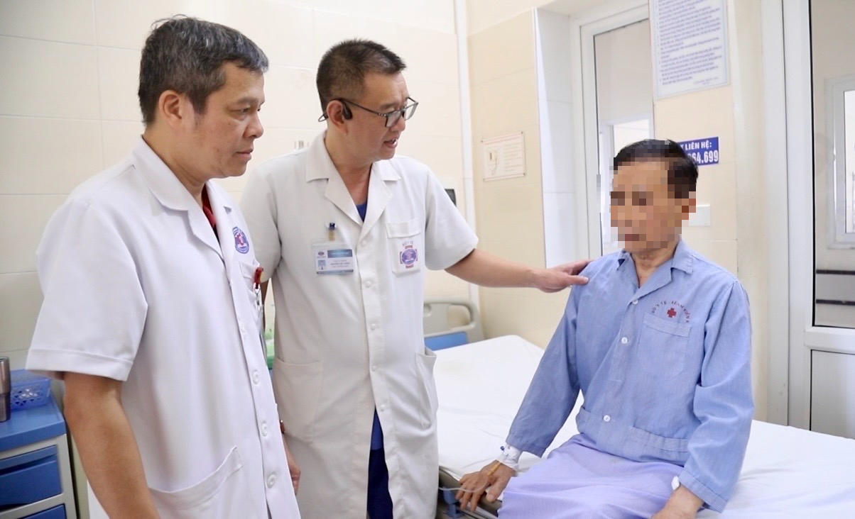 Nam bệnh nhân phát hiện ung thư tuyến tiền liệt từ triệu chứng tiểu khó, tiểu buốt- Ảnh 3. Nam bệnh nhân phát hiện ung thư tuyến tiền liệt từ triệu chứng tiểu khó, tiểu buốt- Ảnh 3.